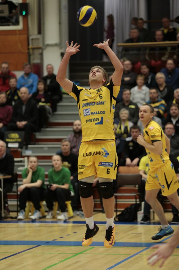 Aleksi Kössi pelasi rohkean passipelin