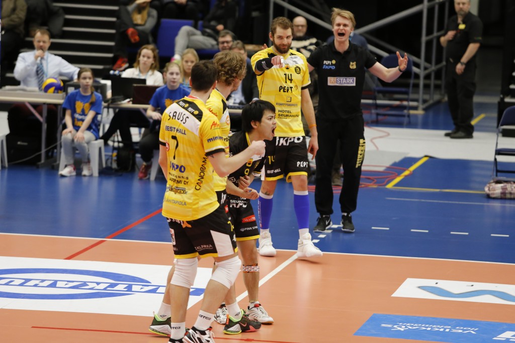 Libero Taichiro Koga tuulettaa