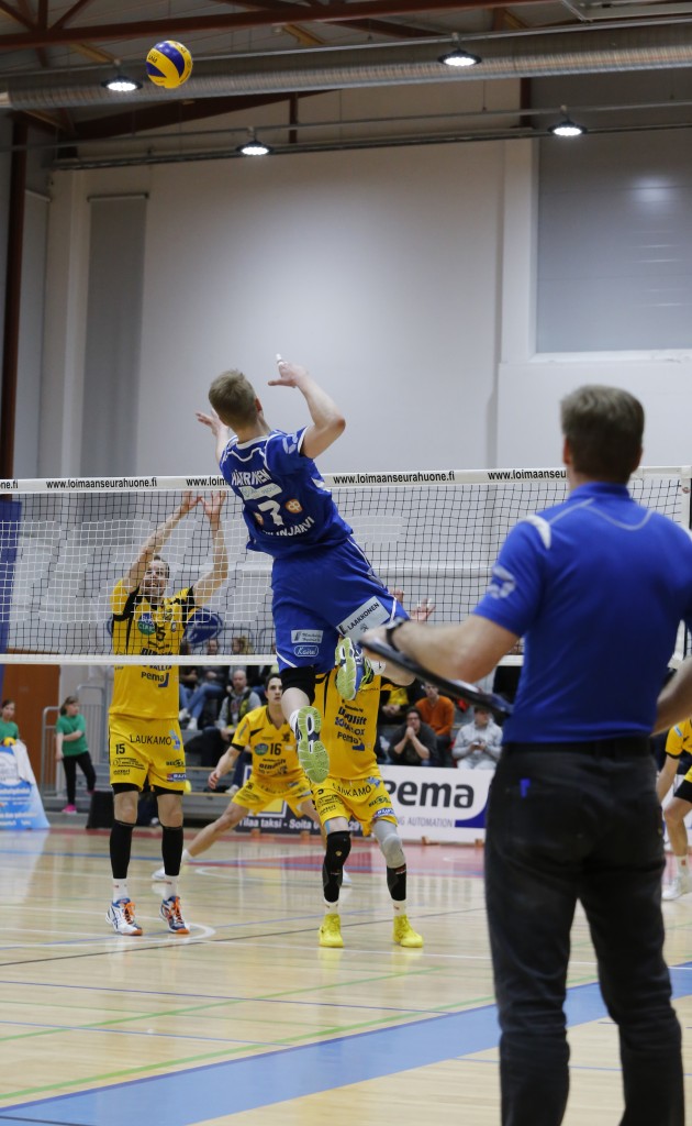 Sampon Eetu häyrinen pelasi vahvasti